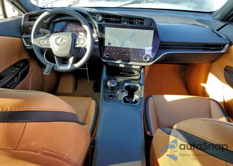 2023 Lexus Rz 450E z USA, uszkodzony, nr VIN JTJAAAAB3PA005444